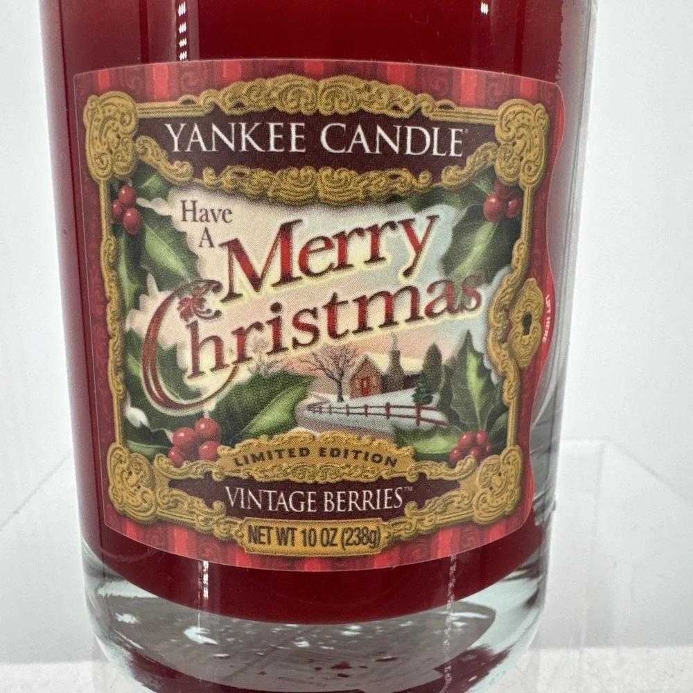 New Yankee Candle Have a Merry‎ Christmas 10oz Limited Edition Vintage Berries